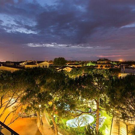Hotel Manzoni Лидо-ди-Езоло Экстерьер фото